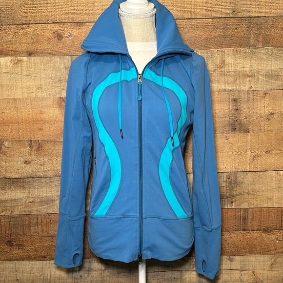 Lululemon In Stride Hooded Jacket sz 6(?) Lt Blue/Aqua Big Collar Active Running - Picture 1 of 10